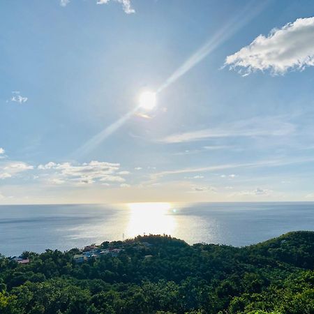 Paradis Au Soleil, Vue Panoramique Sur Mer Bouillante Luaran gambar